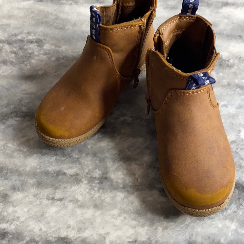 Cat & Jack Esteban Chukka Boots